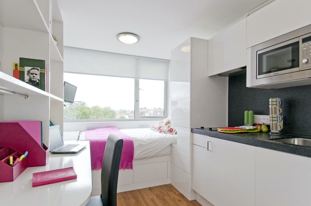 Frances King, English Language School in London - Student residence