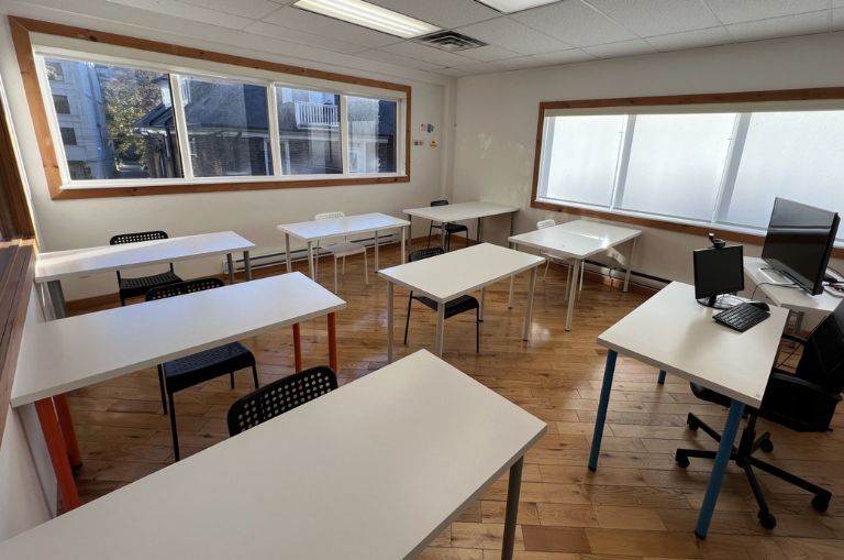 RCIIS Language school in Toronto - Academic programs